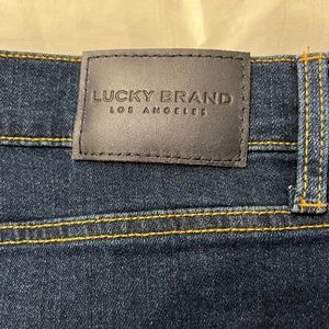Lucky Brand 410 athletic slim jeans 38x30